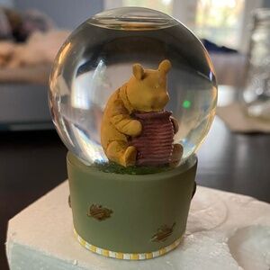 RARE Vintage Mini Winnie the Pooh Snow Globe